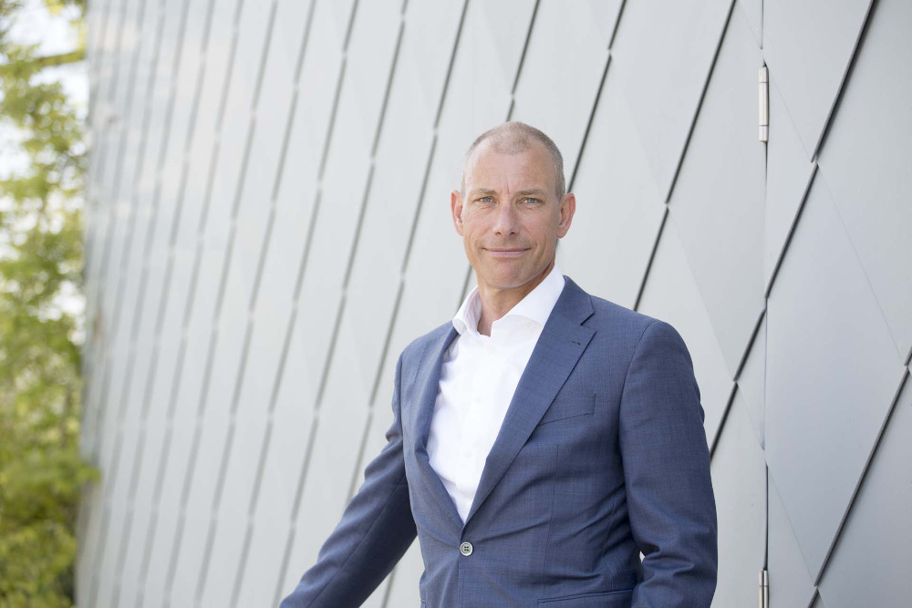 Bookshelf Wood Ornament